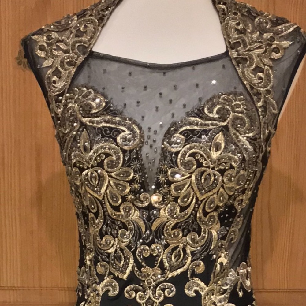 Black and gold mermaid dress